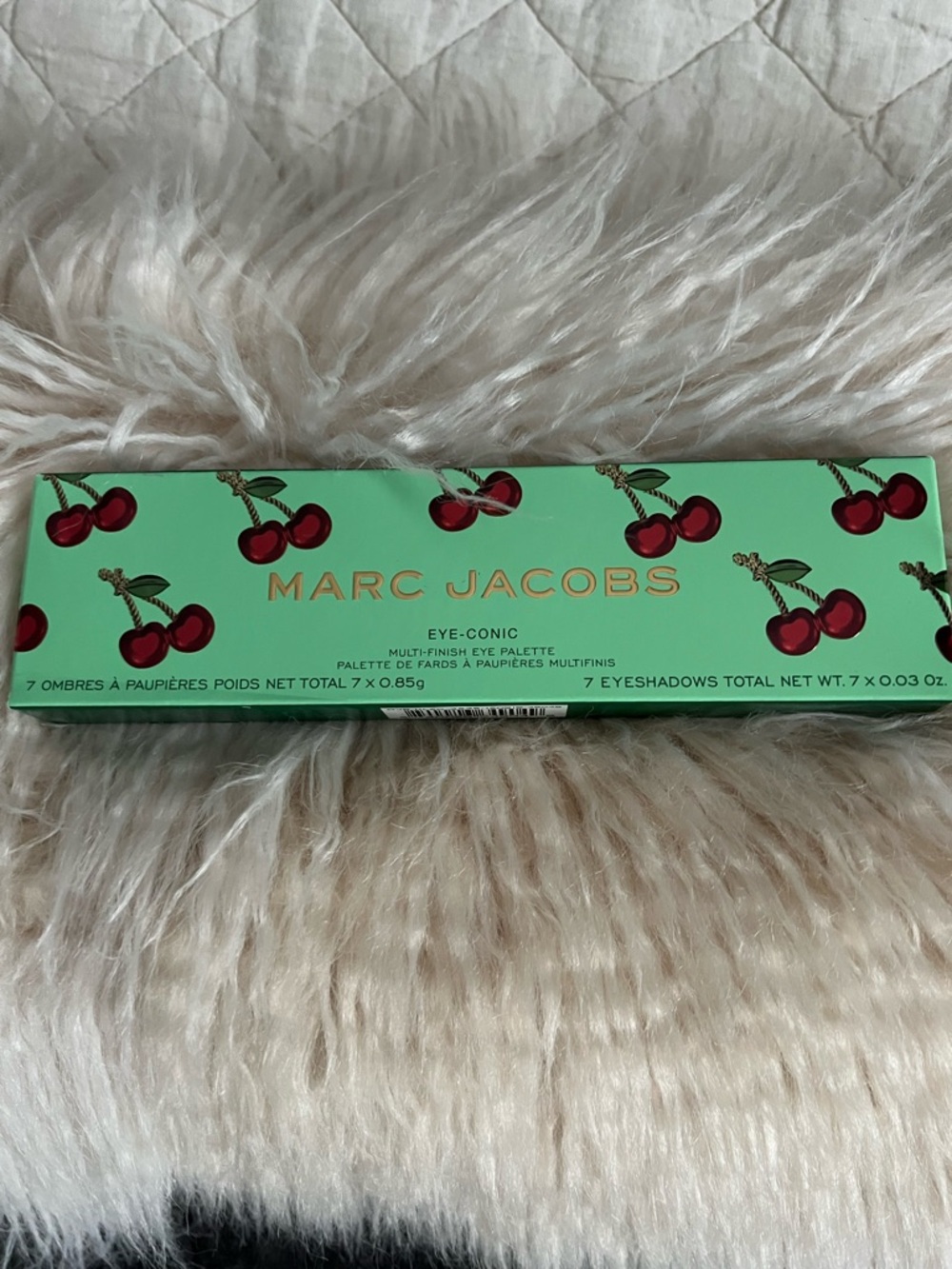 Marc Jacobs Eye-Conic Eyeshadow Palette – Mint Green with Red Cherry Accents